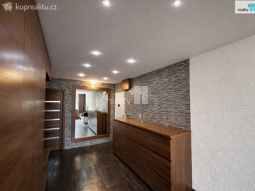 Prodej bytu 3+kk 73 m^2 Na Sídlišti III, Průhonice 