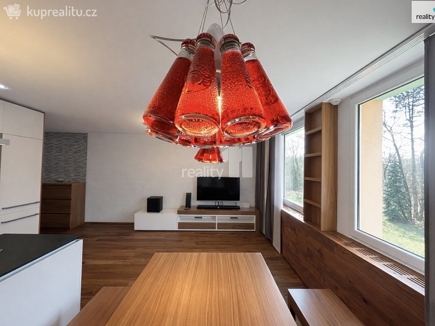 Prodej bytu 3+kk 73 m^2 Na Sídlišti III, Průhonice 