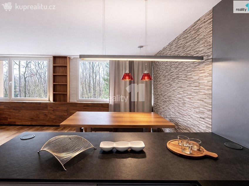 Prodej bytu 3+kk 73 m^2 Na Sídlišti III, Průhonice 