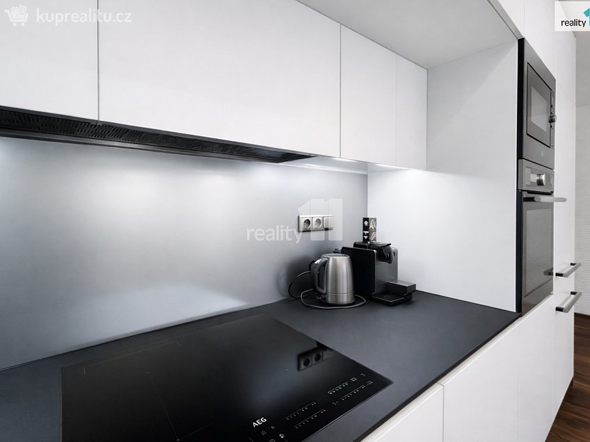 Prodej bytu 3+kk 73 m^2 Na Sídlišti III, Průhonice 