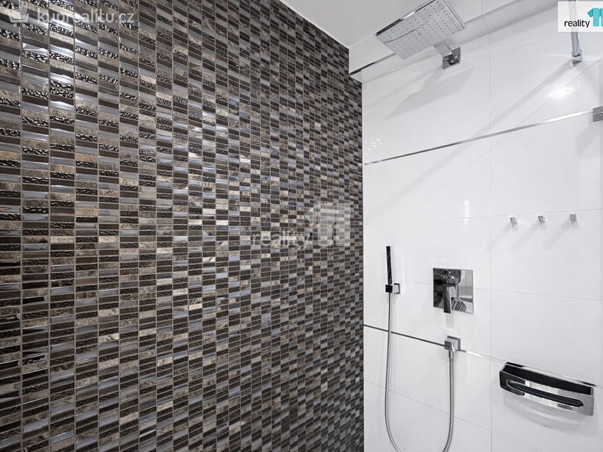 Prodej bytu 3+kk 73 m^2 Na Sídlišti III, Průhonice 