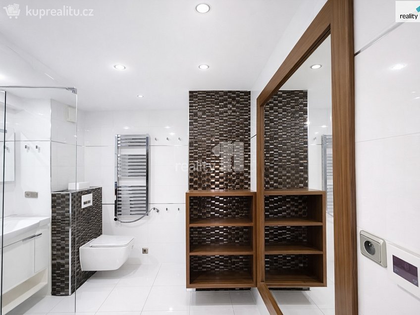 Prodej bytu 3+kk 73 m^2 Na Sídlišti III, Průhonice 