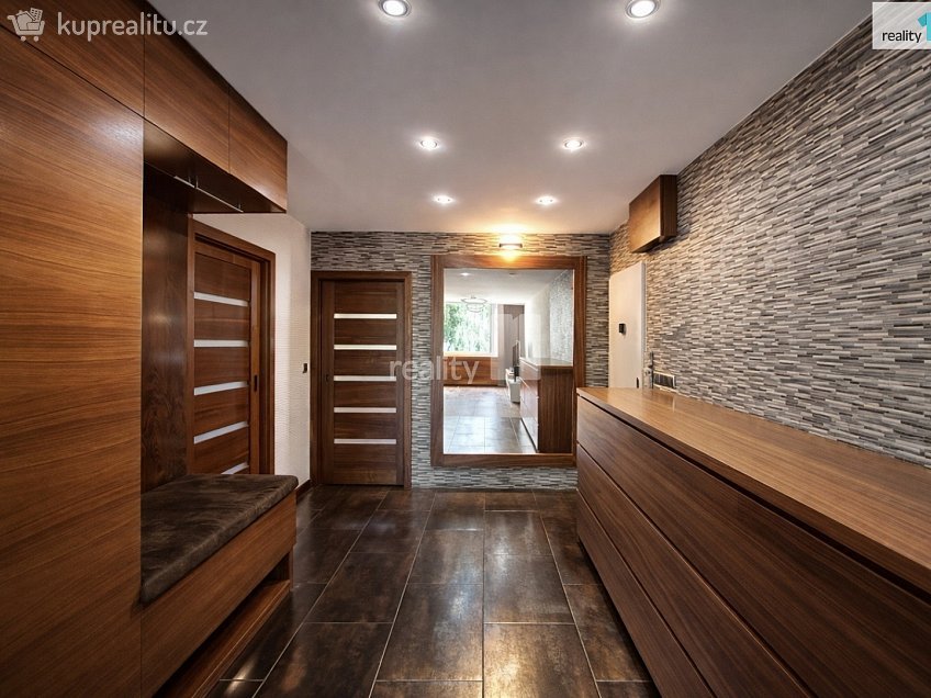 Prodej bytu 3+kk 73 m^2 Na Sídlišti III, Průhonice 