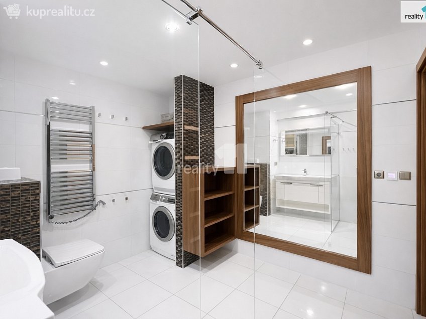 Prodej bytu 3+kk 73 m^2 Na Sídlišti III, Průhonice 