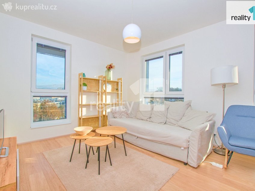 Pronájem bytu 2+kk 57 m^2 Kladenská, Liberec 