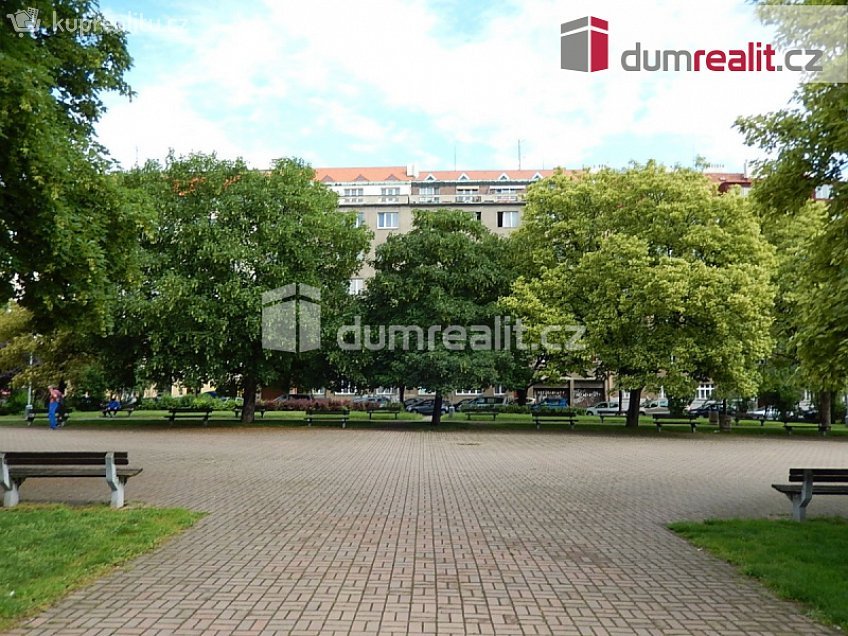 Pronájem bytu 1+kk 32 m^2 náměstí Interbrigády, Praha 6 