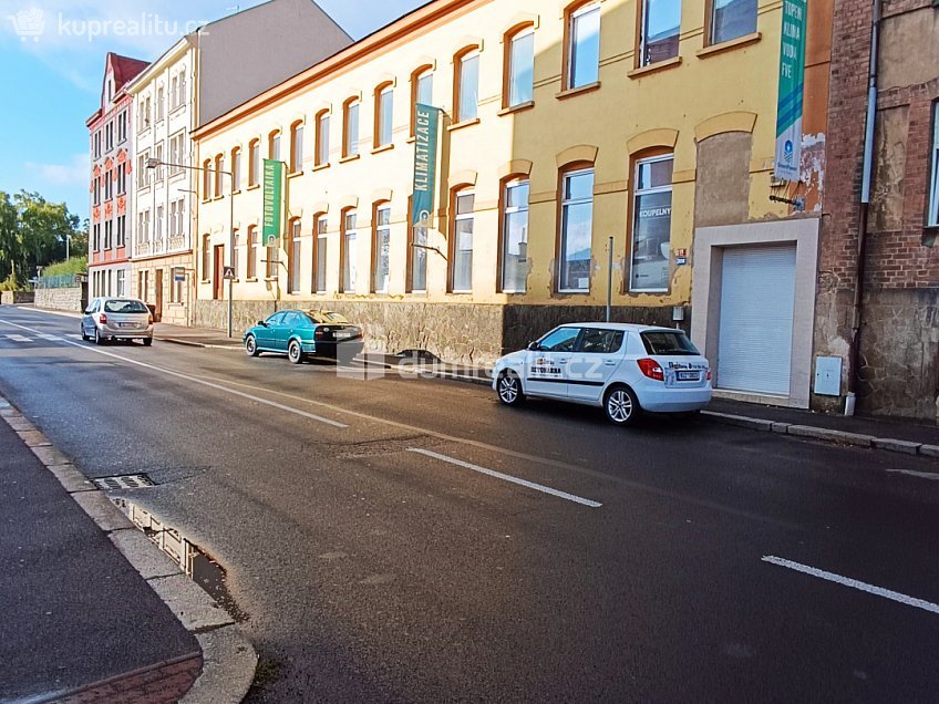 Prodej  výrobních prostor 1300 m^2 Dělnická, Děčín 