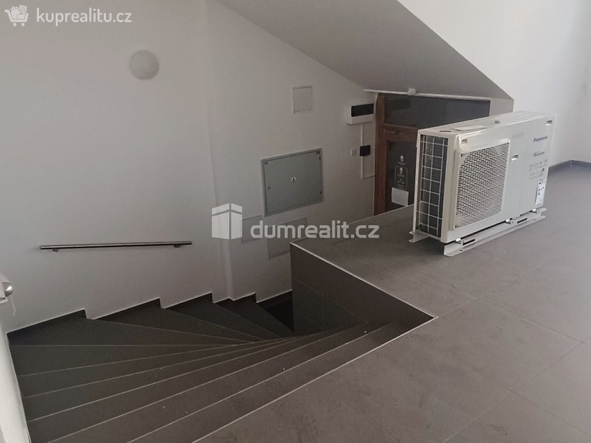 Prodej  výrobních prostor 1300 m^2 Dělnická, Děčín 