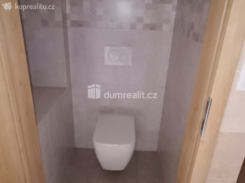 Prodej  výrobních prostor 1300 m^2 Dělnická, Děčín 