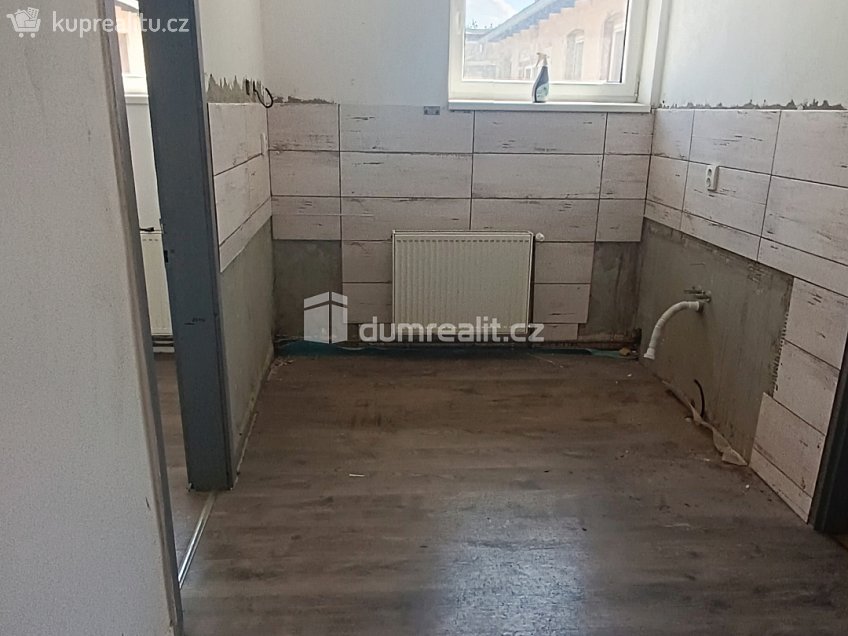 Prodej  výrobních prostor 1300 m^2 Dělnická, Děčín 