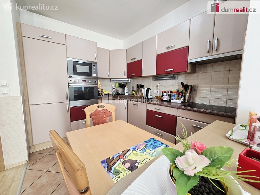 Prodej bytu 4+kk 83 m^2 Sicherova, Praha 14 