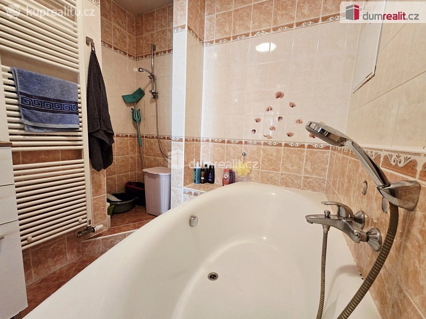 Prodej bytu 4+kk 83 m^2 Sicherova, Praha 14 