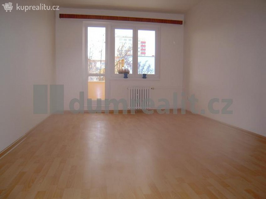 Pronájem bytu 2+1 56 m^2 Skřivanská, Praha 10 