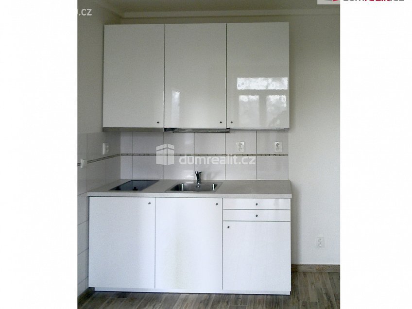 Pronájem bytu 1+1 29 m^2 Národních hrdinů, Břeclav 