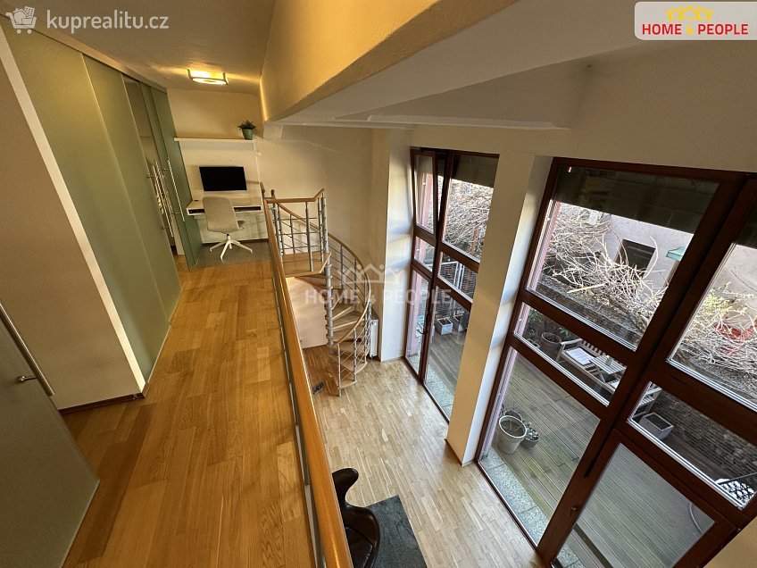 Pronájem bytu 3+kk 55 m^2 Novákových, Praha 8 