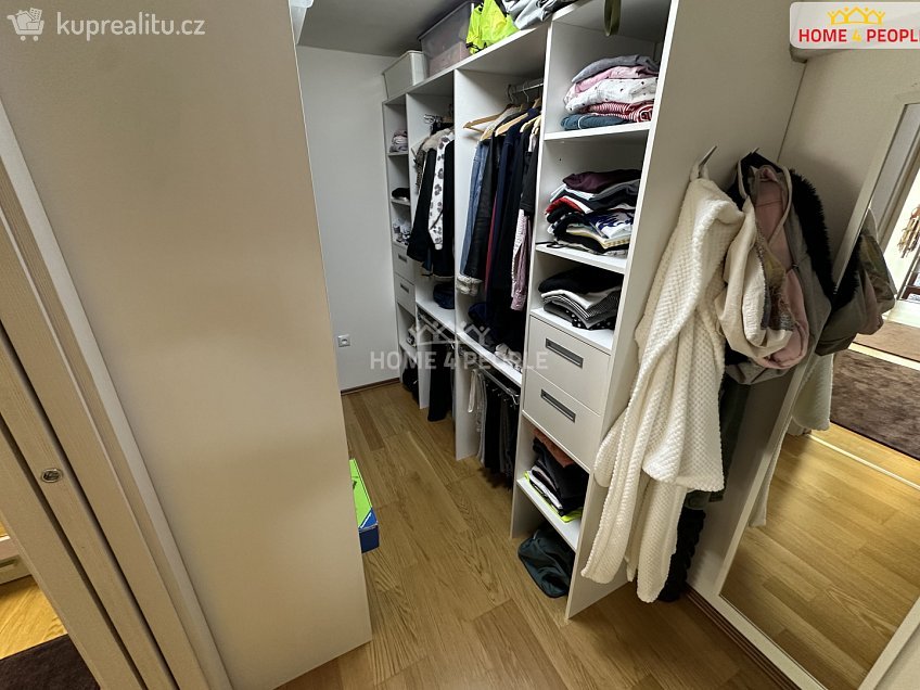 Pronájem bytu 3+kk 55 m^2 Novákových, Praha 8 