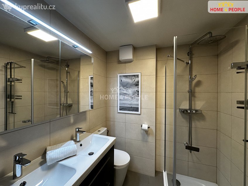 Pronájem bytu 3+kk 55 m^2 Novákových, Praha 8 