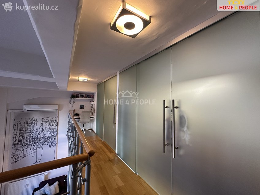 Pronájem bytu 3+kk 55 m^2 Novákových, Praha 8 