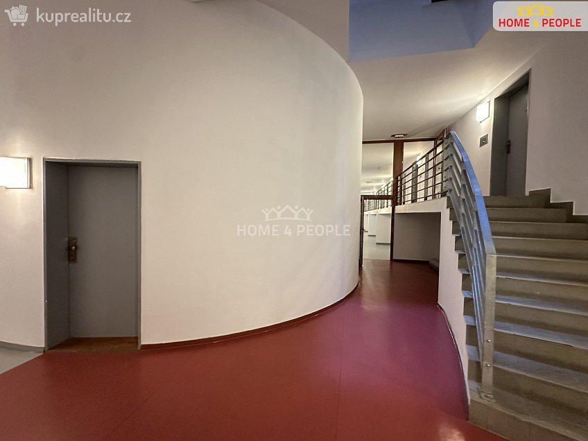 Pronájem bytu 3+kk 55 m^2 Novákových, Praha 8 