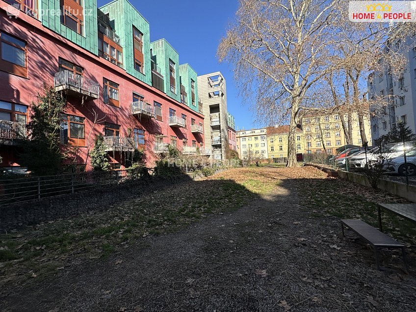 Pronájem bytu 3+kk 55 m^2 Novákových, Praha 8 