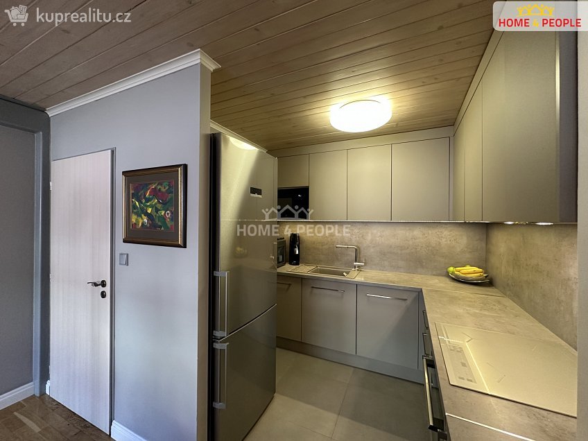 Pronájem bytu 3+kk 55 m^2 Novákových, Praha 8 