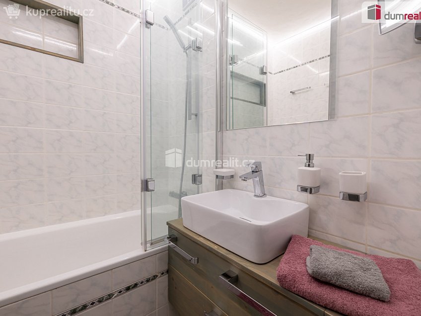 Prodej bytu 3+1 73 m^2 Nevanova, Praha 17 