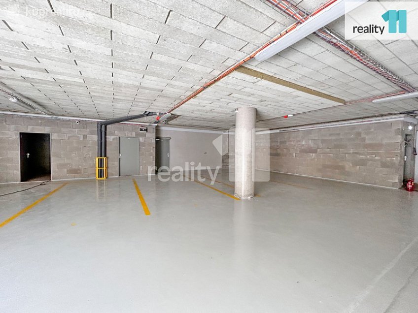 Pronájem bytu 2+kk 74 m^2 Papírová, Liberec 