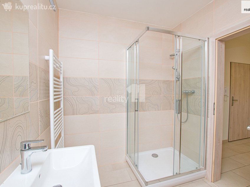 Pronájem bytu 2+kk 74 m^2 Papírová, Liberec 