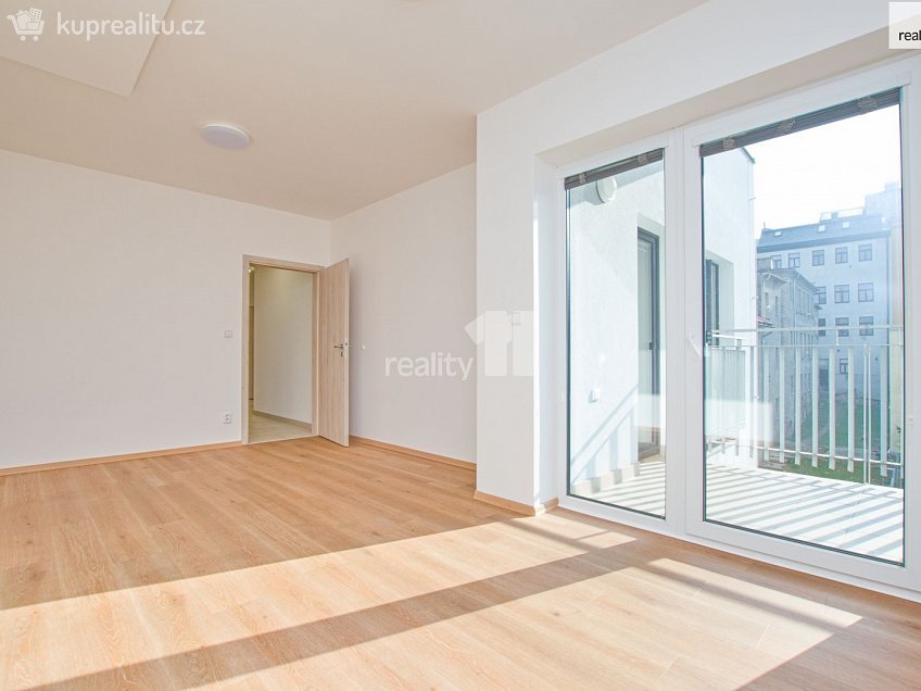 Pronájem bytu 2+kk 74 m^2 Papírová, Liberec 