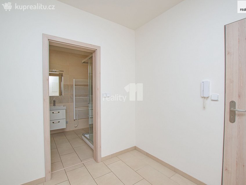 Pronájem bytu 2+kk 74 m^2 Papírová, Liberec 