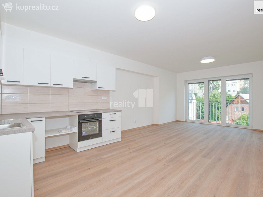 Pronájem bytu 2+kk 74 m^2 Papírová, Liberec 