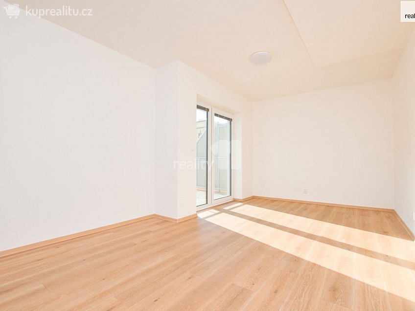 Pronájem bytu 2+kk 74 m^2 Papírová, Liberec 
