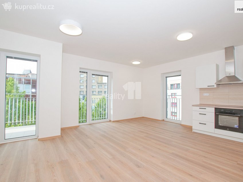 Pronájem bytu 2+kk 74 m^2 Papírová, Liberec 