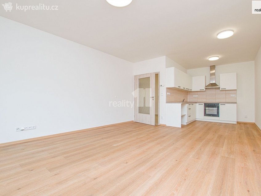 Pronájem bytu 2+kk 74 m^2 Papírová, Liberec 