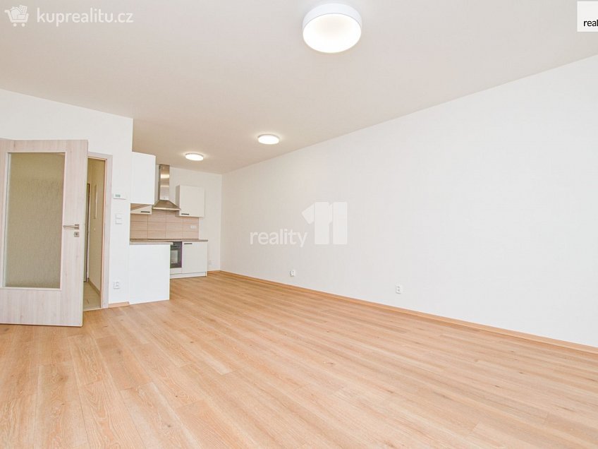 Pronájem bytu 2+kk 74 m^2 Papírová, Liberec 
