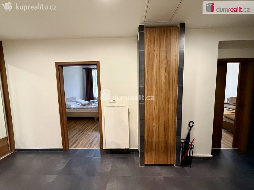 Pronájem bytu 2+1 73 m^2 Hlavní třída, Mariánské Lázně 