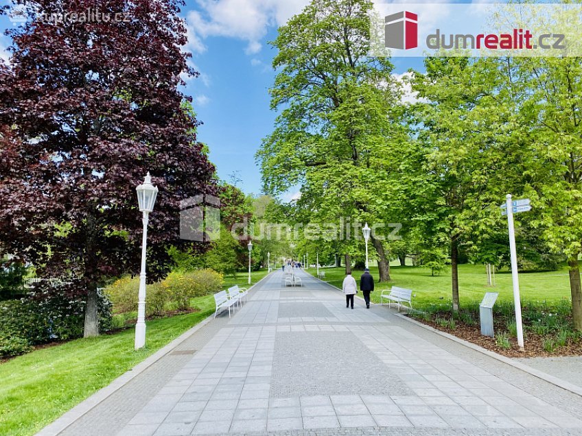 Pronájem bytu 2+1 73 m^2 Hlavní třída, Mariánské Lázně 