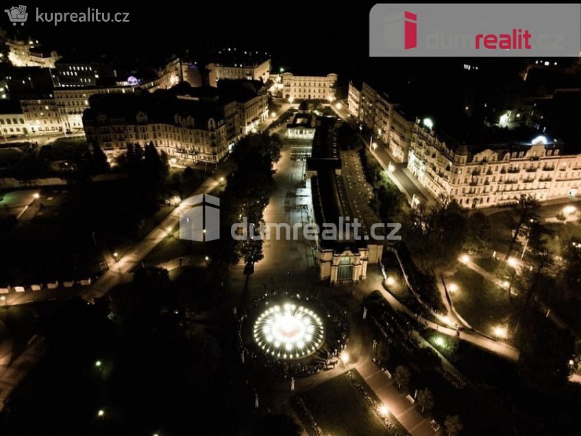 Pronájem bytu 2+1 73 m^2 Hlavní třída, Mariánské Lázně 