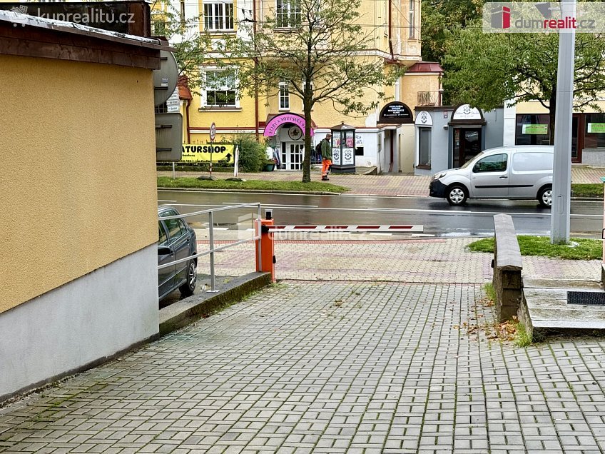 Pronájem bytu 2+1 73 m^2 Hlavní třída, Mariánské Lázně 