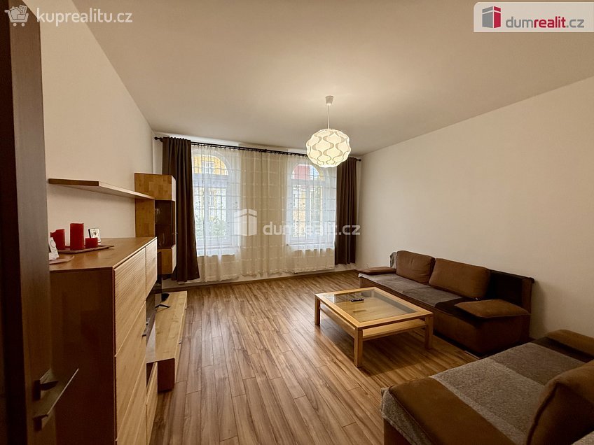 Pronájem bytu 2+1 73 m^2 Hlavní třída, Mariánské Lázně 