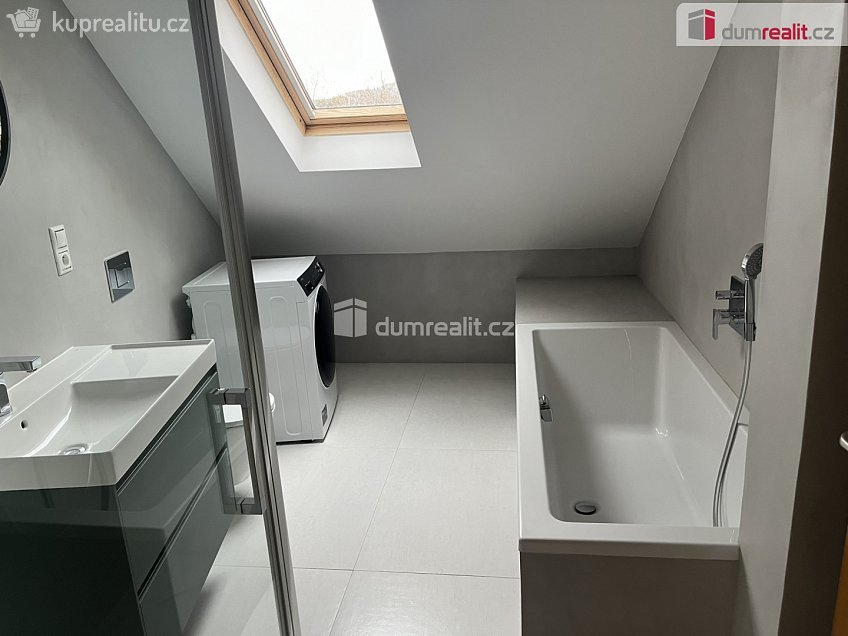 Pronájem bytu 3+kk 140 m^2 Křižíkova, Mariánské Lázně 