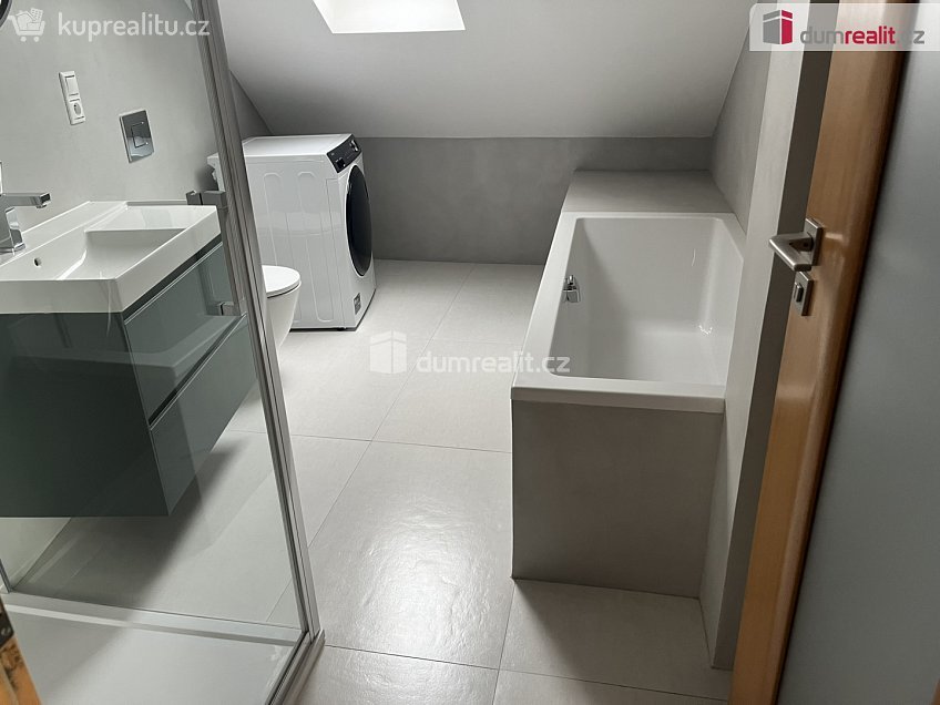 Pronájem bytu 3+kk 140 m^2 Křižíkova, Mariánské Lázně 