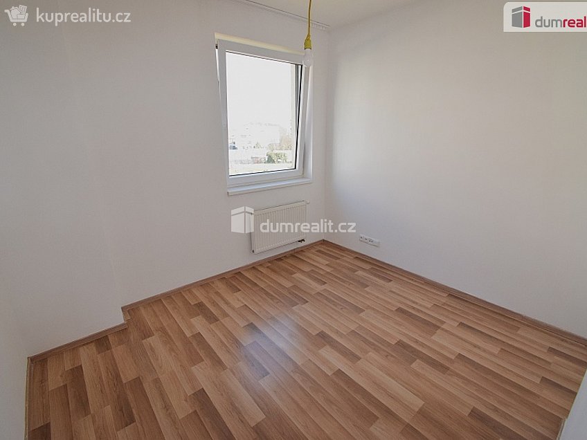 Pronájem bytu 4+kk 78 m^2 Oty Bubeníčka, Praha 22 