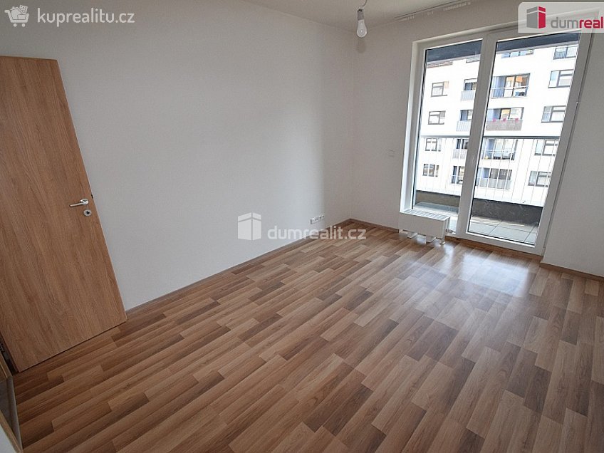 Pronájem bytu 4+kk 78 m^2 Oty Bubeníčka, Praha 22 