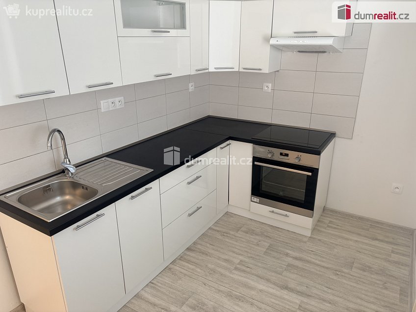 Pronájem bytu 2+1 53 m^2 Bří. Mrštíků, Břeclav 