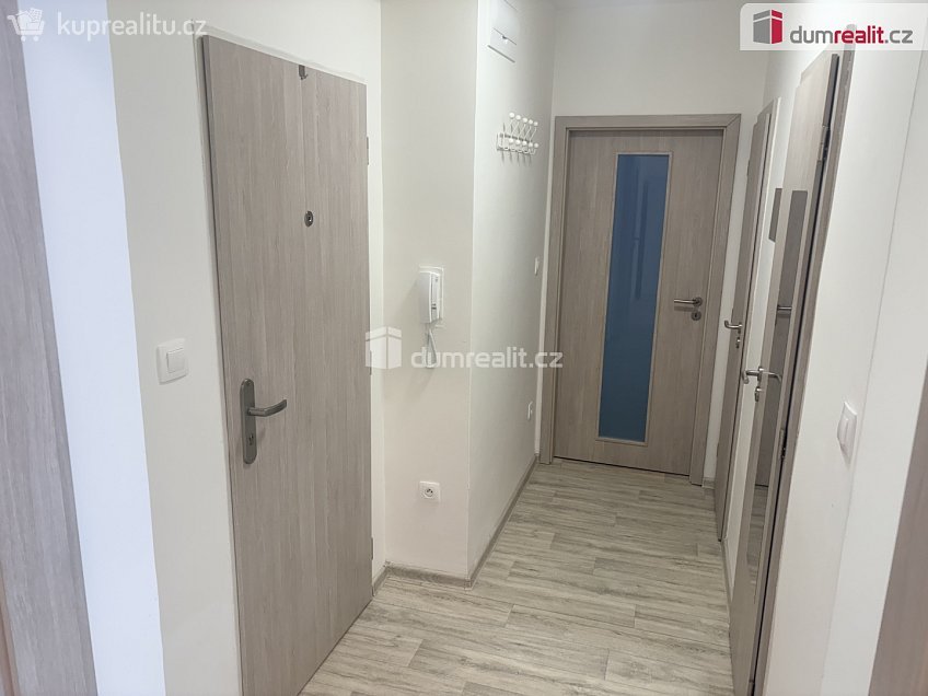 Pronájem bytu 2+1 53 m^2 Bří. Mrštíků, Břeclav 