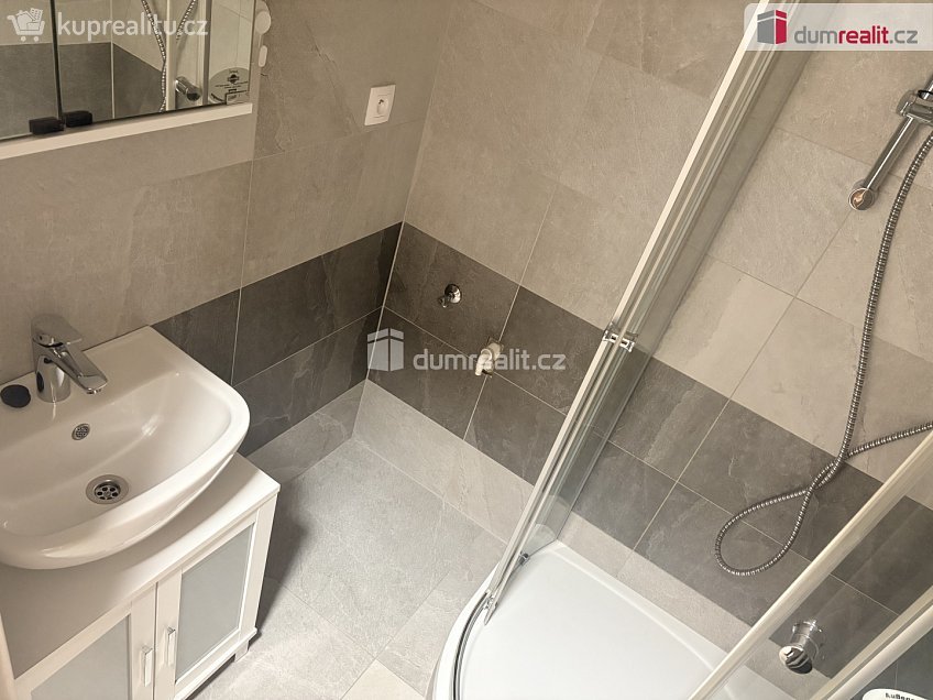 Pronájem bytu 2+1 53 m^2 Bří. Mrštíků, Břeclav 