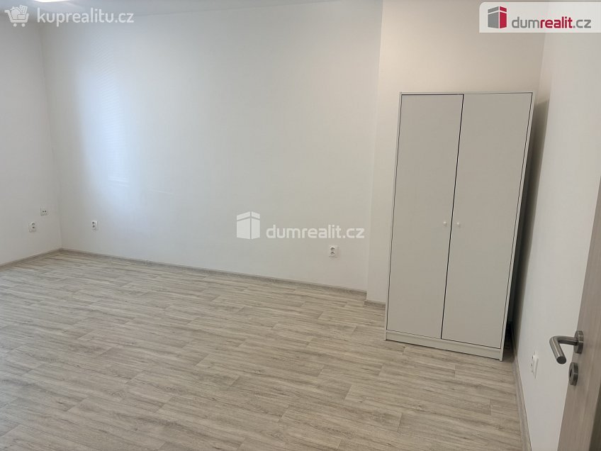 Pronájem bytu 2+1 53 m^2 Bří. Mrštíků, Břeclav 