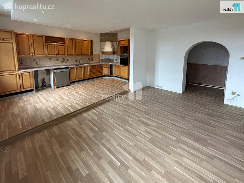 Pronájem bytu 3+kk 90 m^2 Lipová, Dobřany 