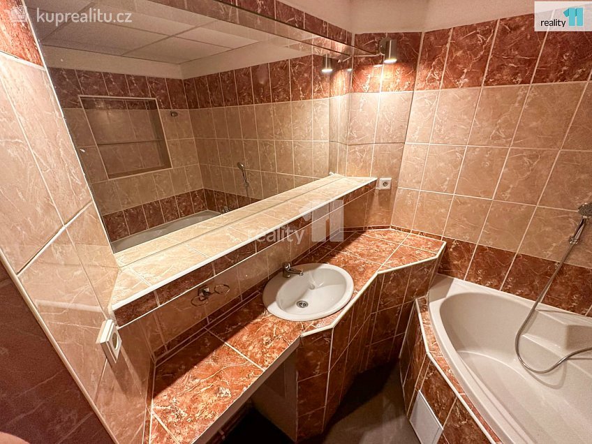 Pronájem bytu 3+kk 90 m^2 Lipová, Dobřany 